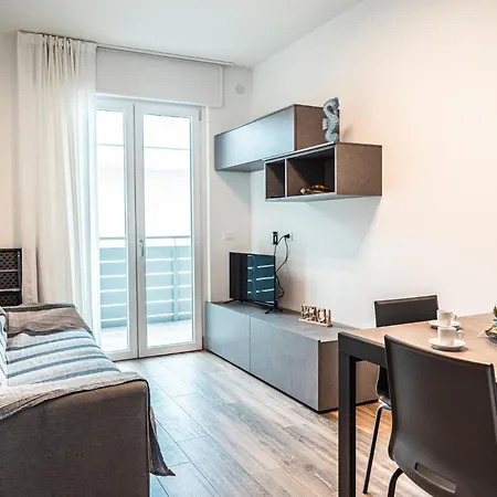 Apartament Diana Est